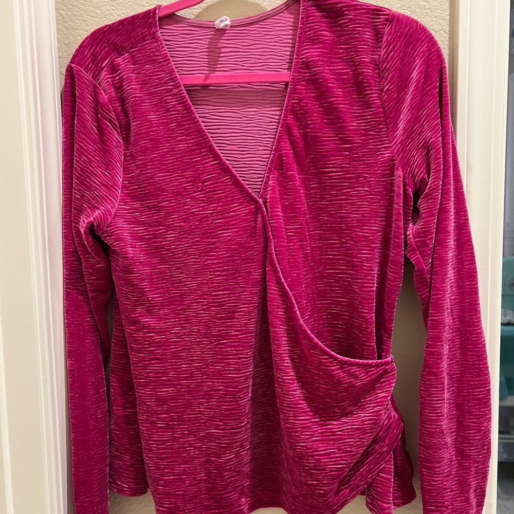 Fuchsia long sleeve velvet top
